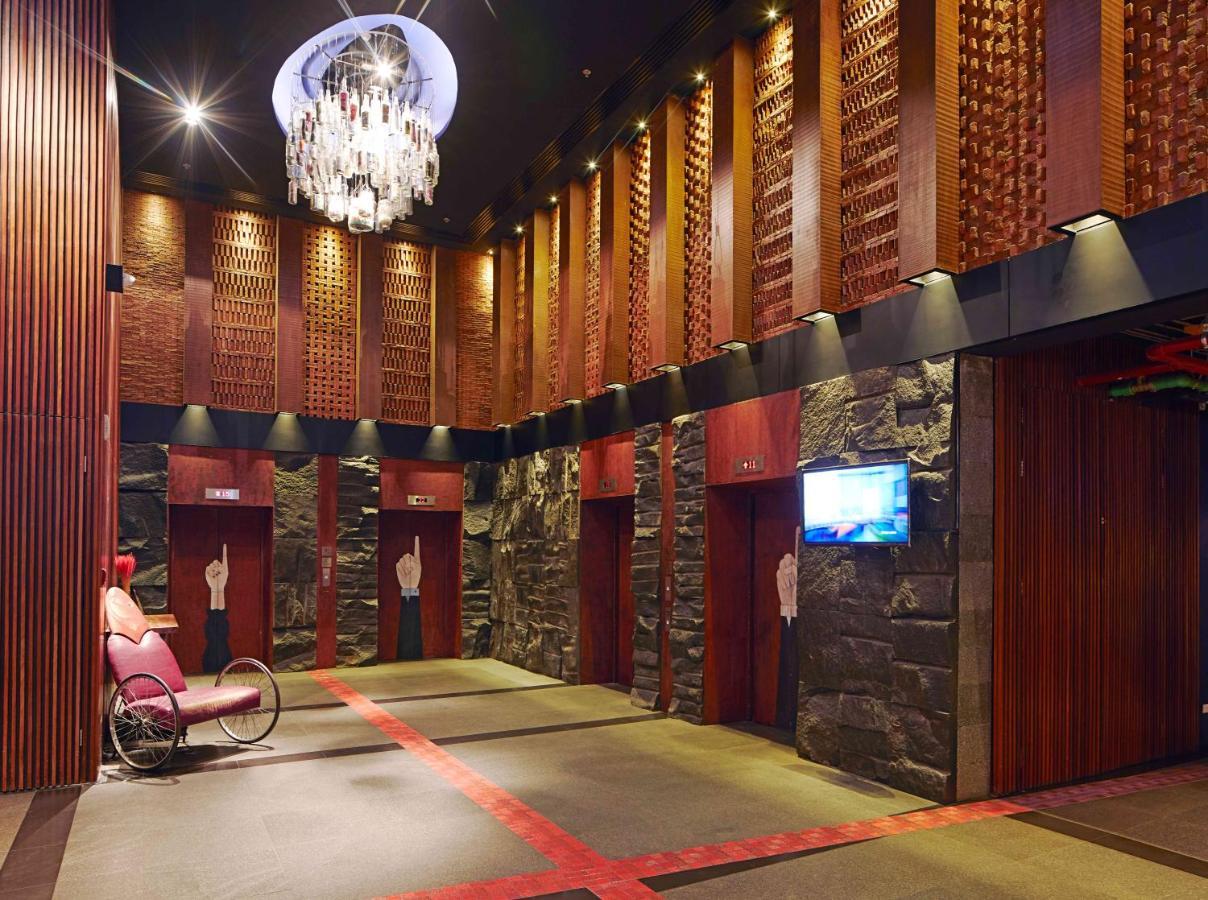 فندق سيام آت سيام ديزاين باتايا المظهر الخارجي الصورة The lobby of the hotel